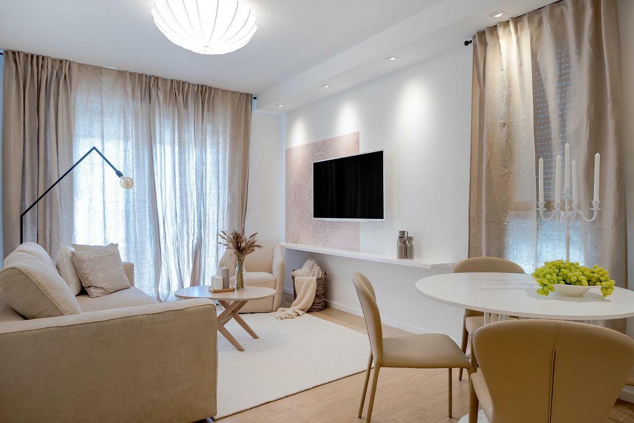 The Pleasurist - Apartment With Private Heated Pool And Terrace 스플리트 외부 사진